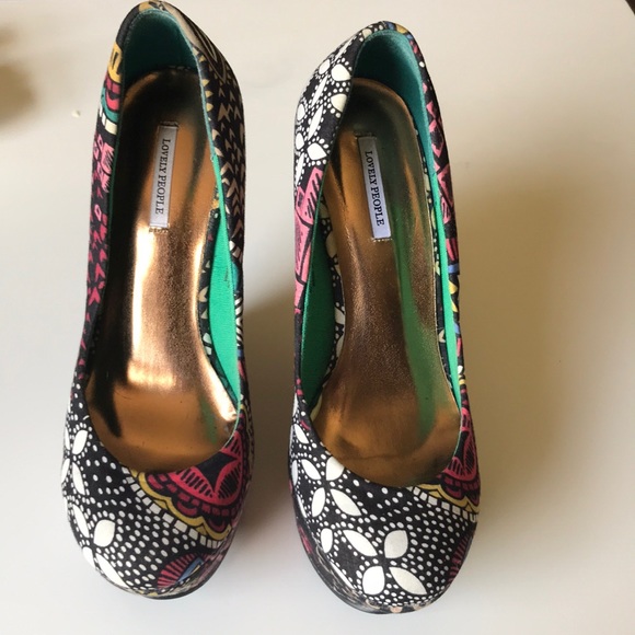 Fun summer wedges - Picture 3 of 4